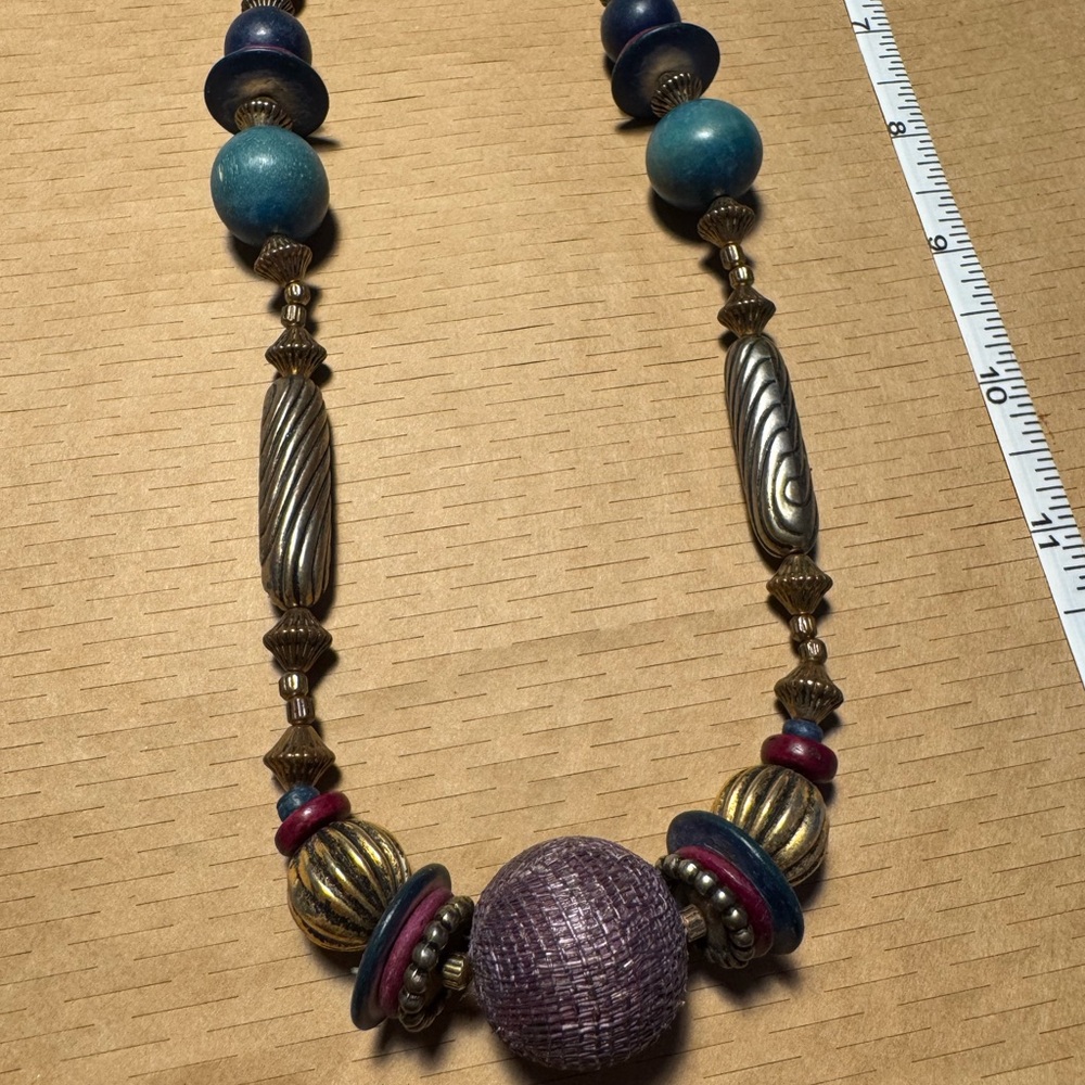 Elegant Multicolor Beaded Necklace
